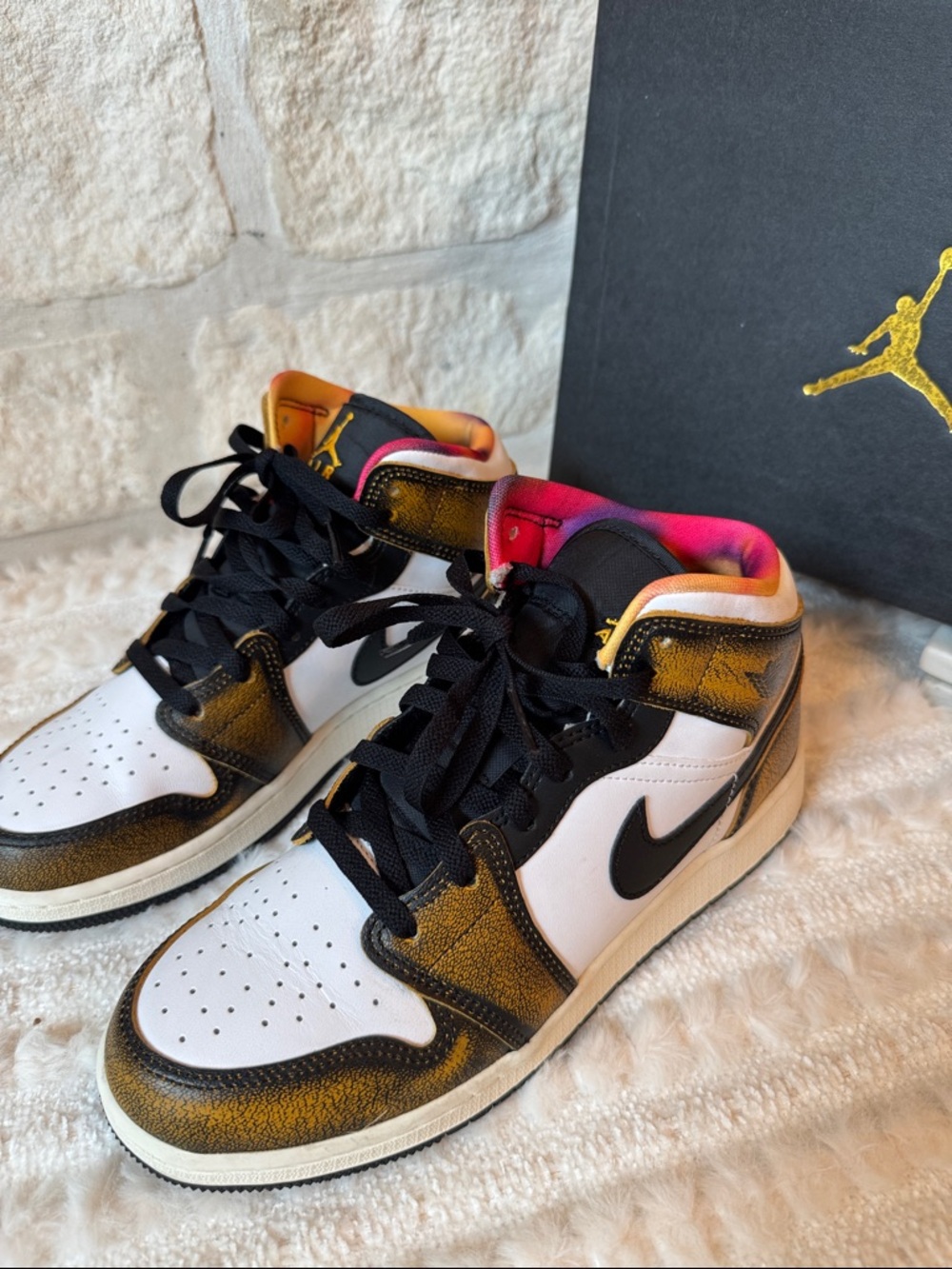 Nike Air Jordan 1 Retro High OG Black and Gold Sneakers - Picture 9 of 9